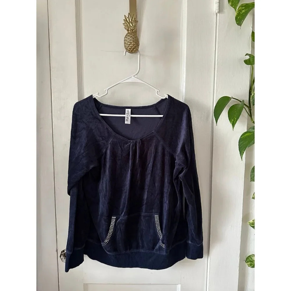 Plush & Lush women’s size Large blue long sleeve shirt